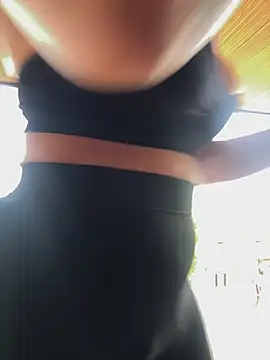 _kathaLopez_ Pertunjukan Webcam