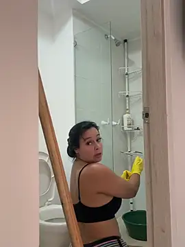 _kathaLopez_ Pertunjukan Webcam