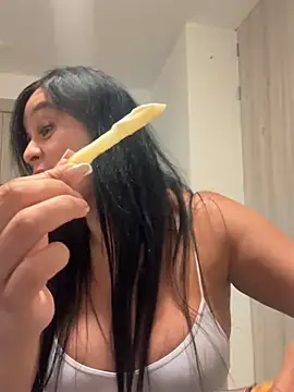 _kathaLopez_ Pertunjukan Webcam