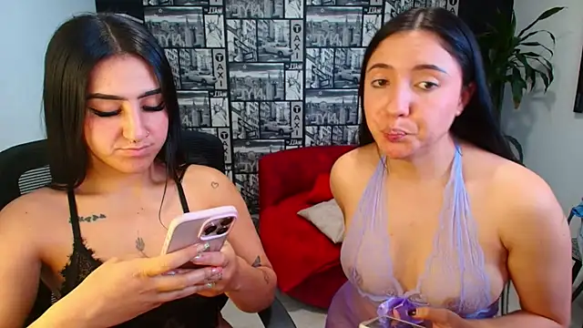 Isa_And_Natasha's Live XXX Chat