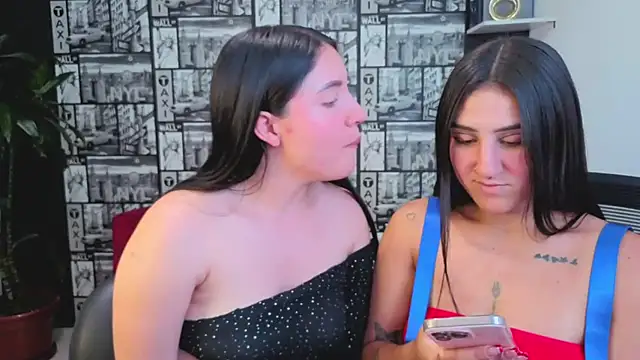 Isa_And_Natasha's Webcam Show