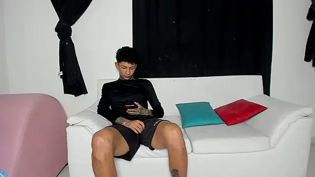 Show modela self_love46 na web-kameri