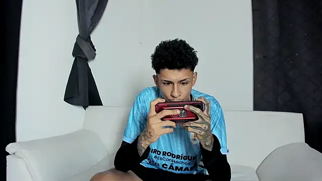 self_love46n Webbikameraesitys