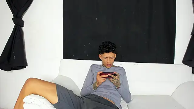 self_love46's Webcam Show