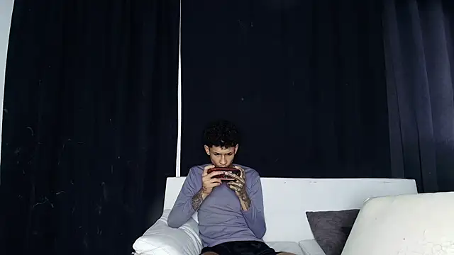 self_love46 Show in webcam