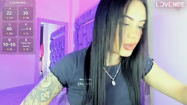megan-foxix Show in webcam