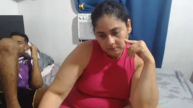 ihan_zara Pertunjukan Webcam