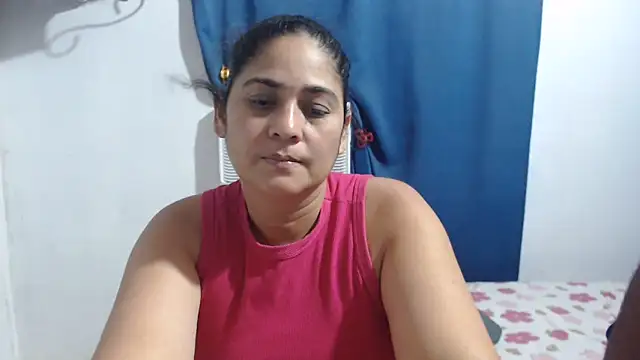 ihan_zara Show in webcam
