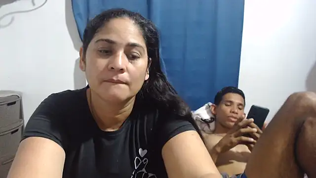 ihan_zara Pertunjukan Webcam
