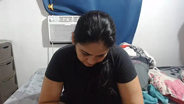 ihan_zara's Webcam Show