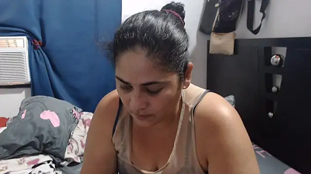 ihan_zara Adlı Modelin Web Kamerası Şovu