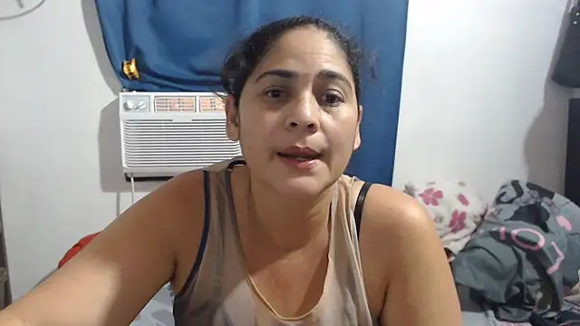 ihan_zara's Webcam Show