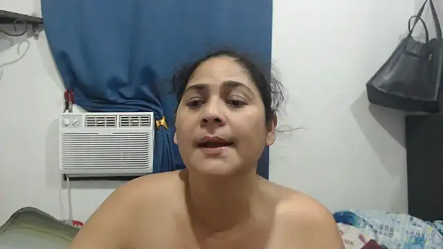 ihan_zara Pertunjukan Webcam