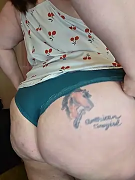 BBWQUEENBEEEのウェブカメラショー