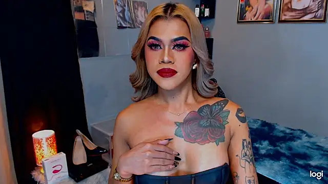 StellaStrong30 webcam show