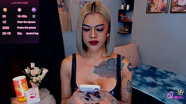 StellaStrong30 Show in webcam