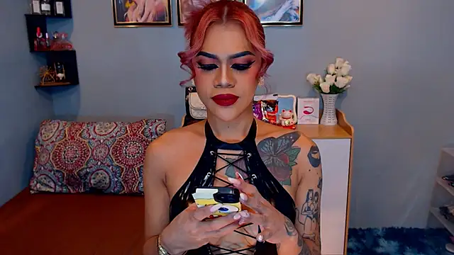 הופעת וובקאם של StellaStrong30