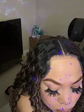 RenaThickAss Show in webcam