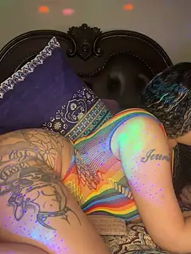 RenaThickAss Adlı Modelin Canlı XXX Sohbeti