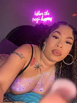 RenaThickAss' Webcam Show