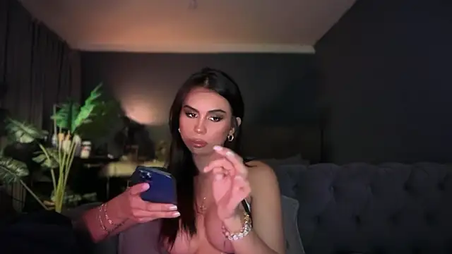 Supreme_Mistress webkamerás műsora
