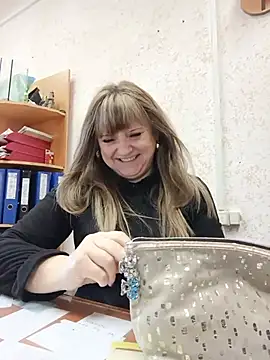 Chat +18 de Office_Albertina ao vivo