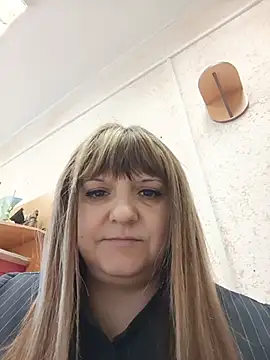 Chatroom XXX en direct de Office_Albertina