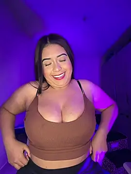 Chatroom XXX en direct de cami_ortiz__