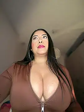 Chat +18 de cami_ortiz__ ao vivo