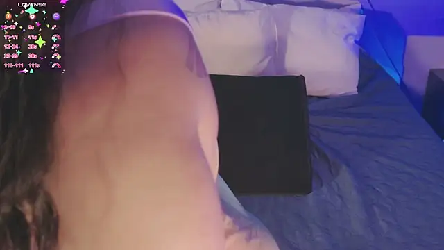 emmajohnss' Webcam Show