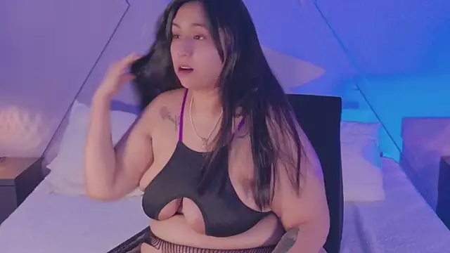 emmajohnss Show in webcam
