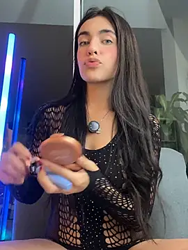 DaphneUwu webcam show