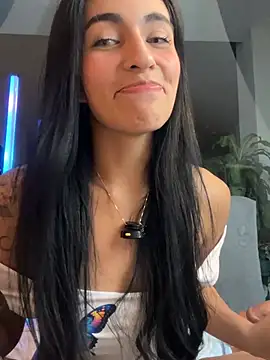 DaphneUwu Adlı Modelin Canlı XXX Sohbeti
