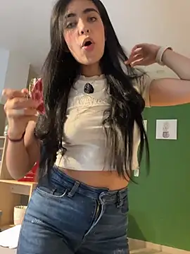 DaphneUwu Show in webcam