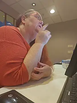 XXX chat uživo modela Hornybbw1978