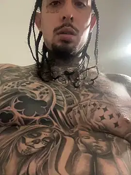 Longmoney444 Show in webcam