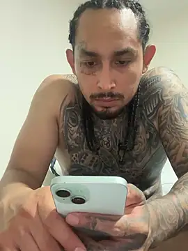 Longmoney444 Show in webcam