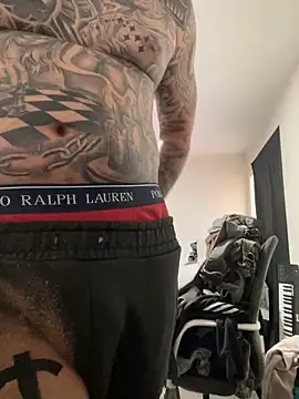 Longmoney444 Show in webcam