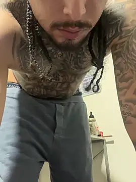 Longmoney444's Webcam Show