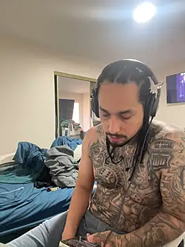 הופעת וובקאם של Longmoney444