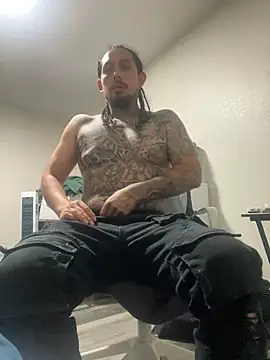 Longmoney444 Show in webcam
