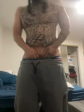 Longmoney444 Show in webcam
