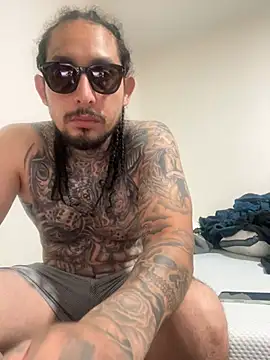 Longmoney444 Show in webcam