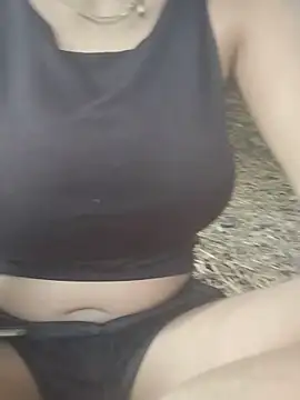 Dounia_nagi Pertunjukan Webcam