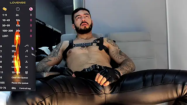 MarkWalker__ Show in webcam