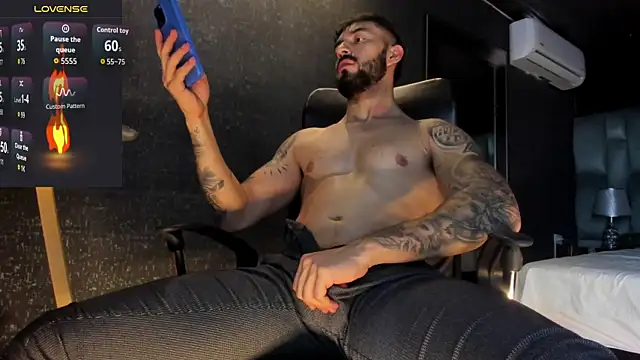 MarkWalker__'s Webcam Show
