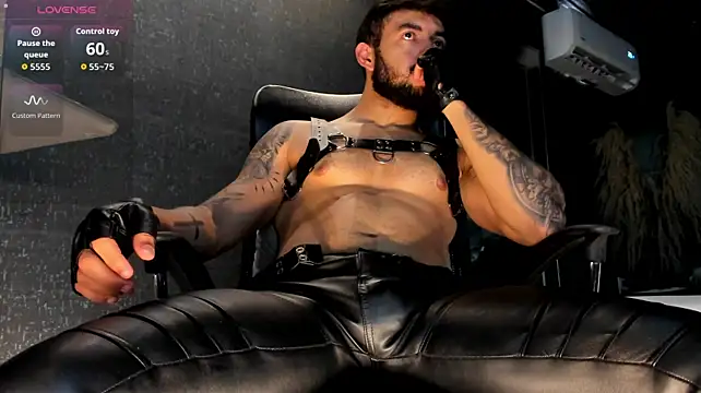 MarkWalker__'s Webcam Show