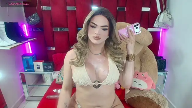 Ginna_doll Show in webcam