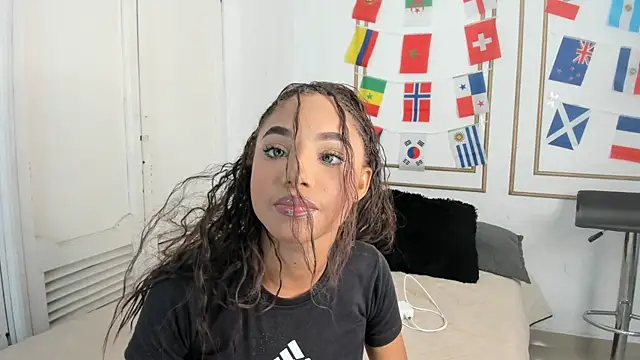 Chat +18 de kristyl_paez ao vivo