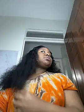 ThickyMel Adlı Modelin Canlı XXX Sohbeti